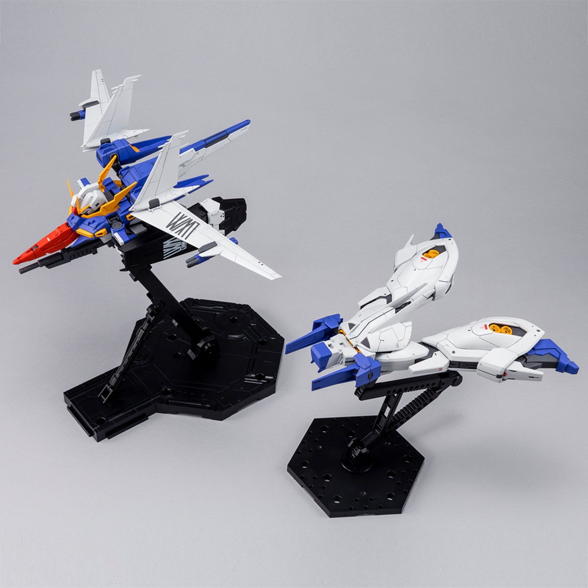 RE/100 1/100 GUNDAM LINDWURM [Oct 2024 Delivery] | GUNDAM