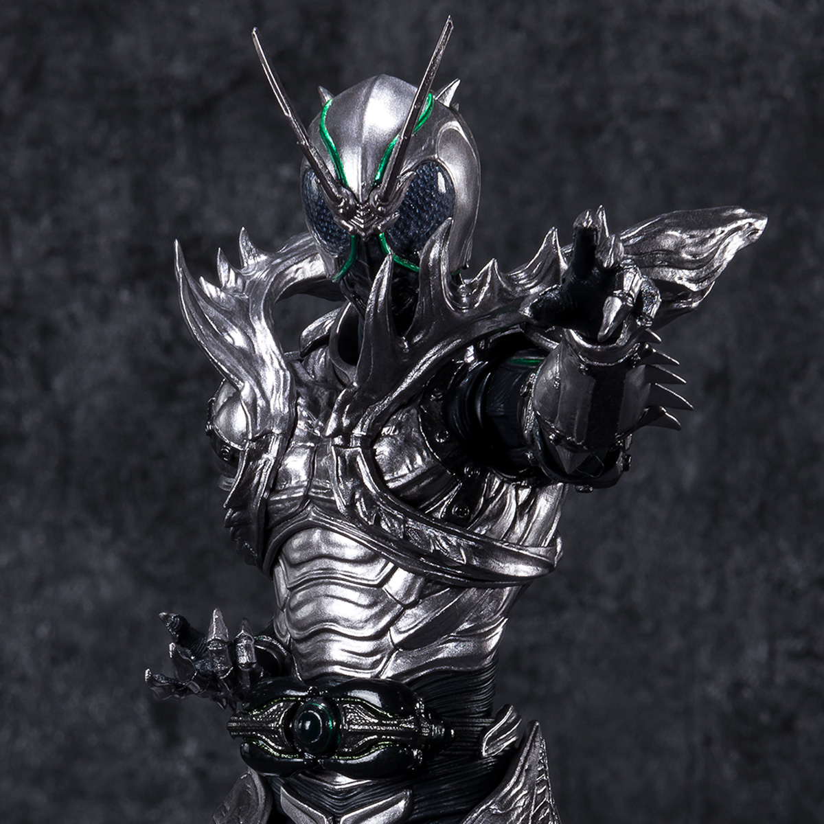 S.H.Figuarts KAMEN RIDER SHADOWMOON | Kamen Rider | PREMIUM BANDAI