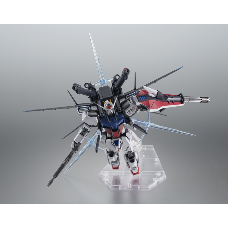 PG GAT-X105 ストライクガンダム　STRIKE GUNDAM Bandai PG GAT-X105 Strike Gundam - Newtype