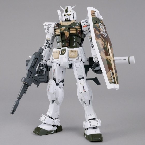 1/100 MG AAPE RX-78-2 GUNDAM GRN-CAMOセット MG 1/100 AAPE RX-78-2 GUNDAM GRN-CAMO [May 2018 Delivery