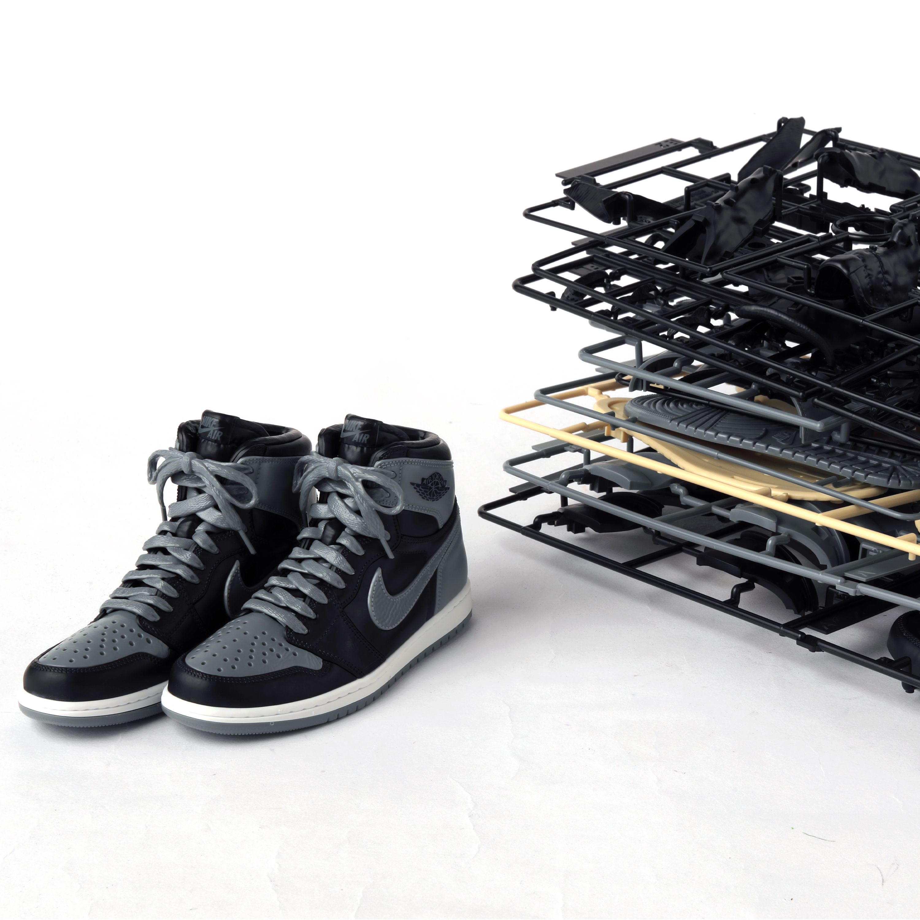 NIKE AIR JORDAN 1 HIGH 85 SHADOW × REVERSE SHADOW MODEL KIT [Dec