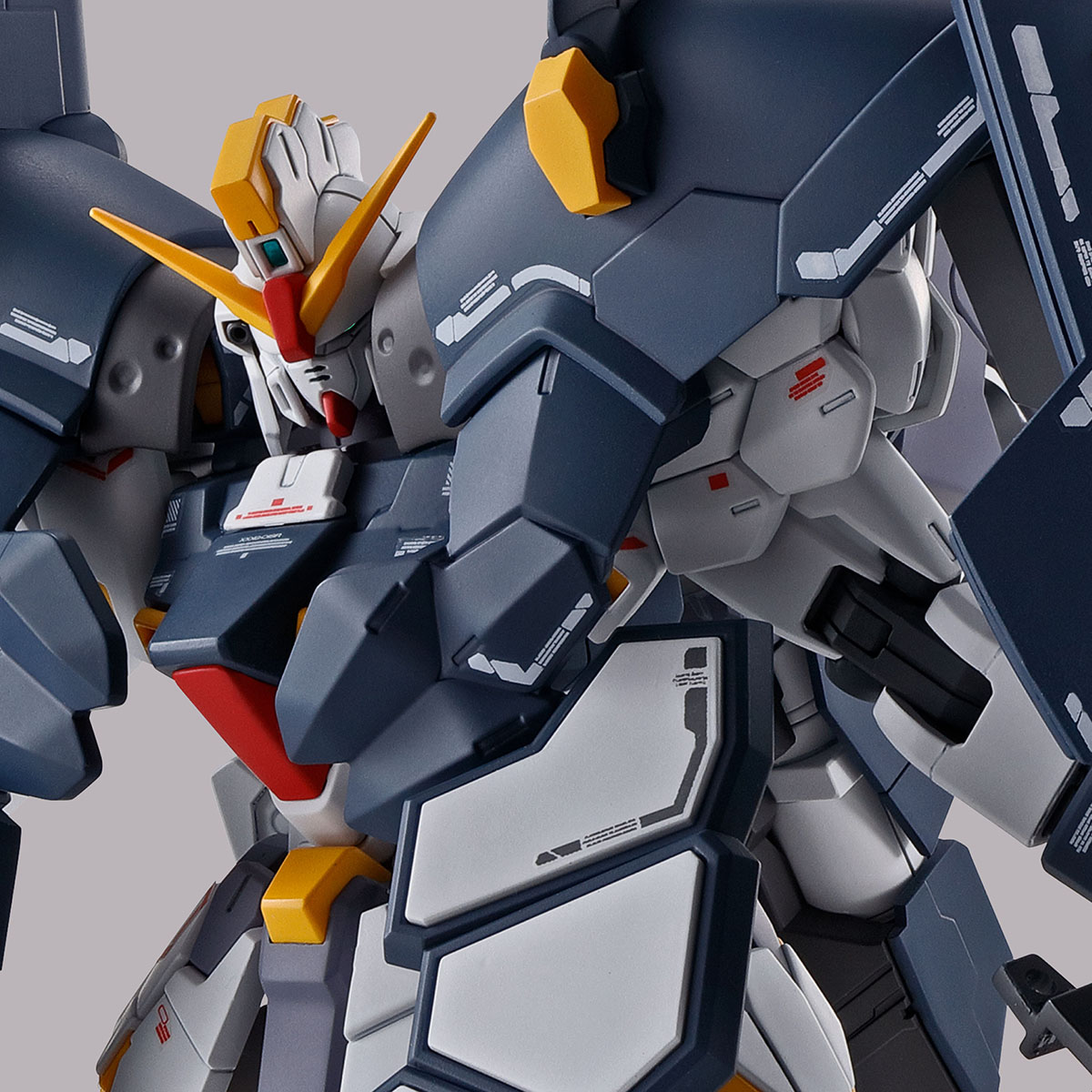 Bandai MG 1/100 Gundam Sandrock EW construit et peint au