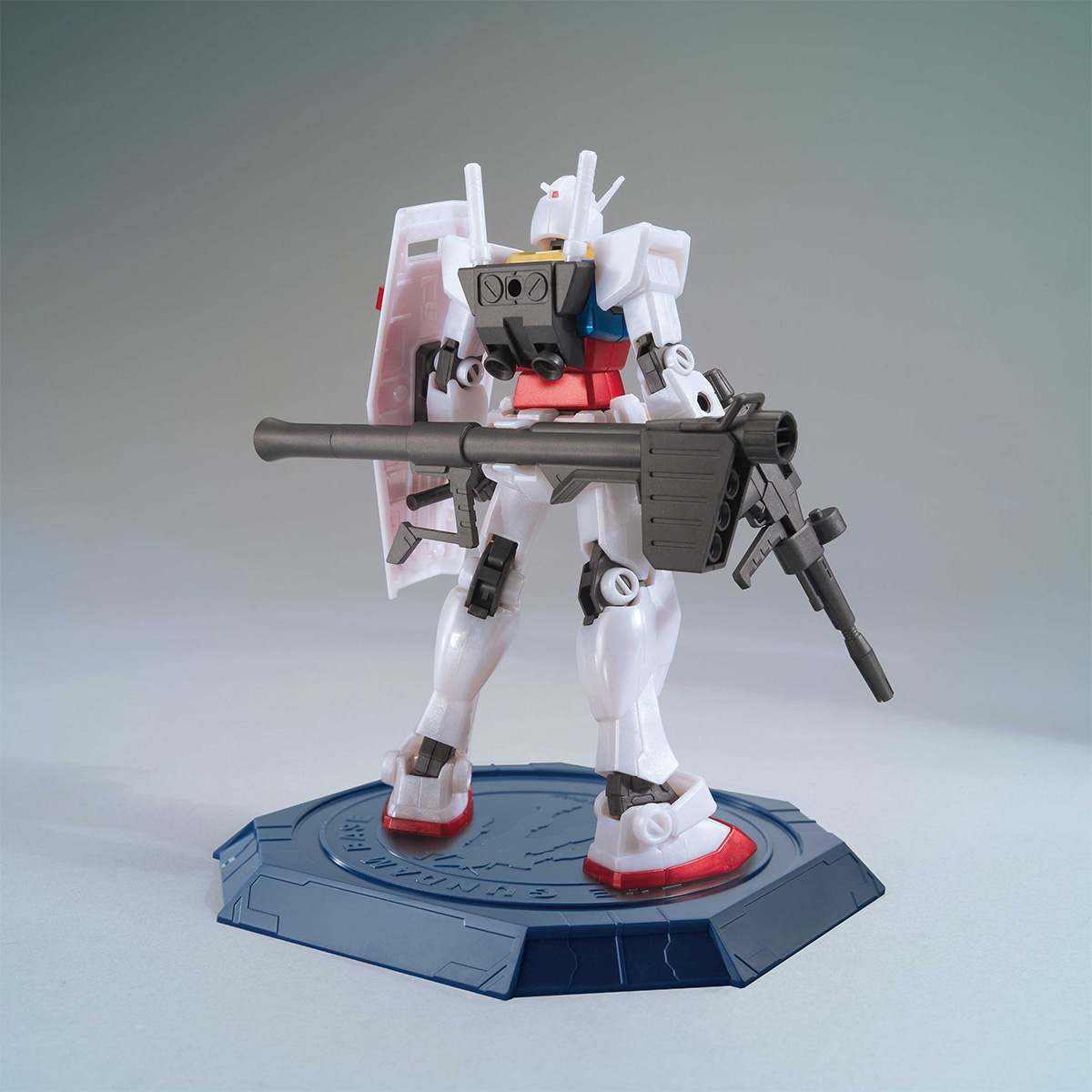 HG 1/144 THE GUNDAM BASE LIMITED RX-78-2 GUNDAM ［METALLIC GLOSS