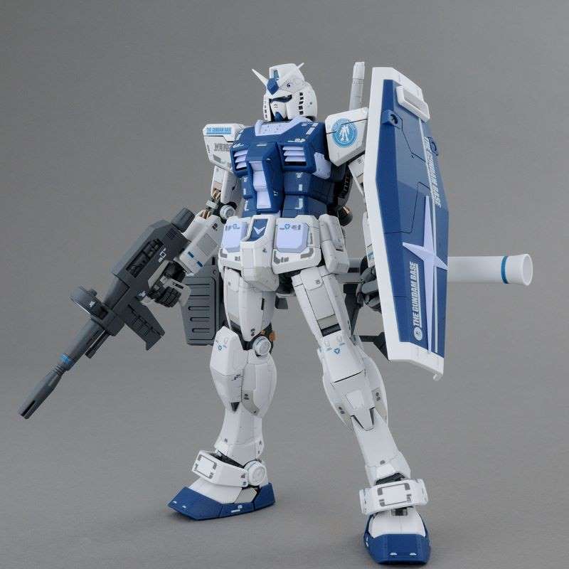 MG 1/100 LED RX-78-2 ガンダムBASE 塗装 MG 1/100 THE GUNDAM BASE LIMITED RX78-2 GUNDAM Ver.3.0 [THE GUNDAM