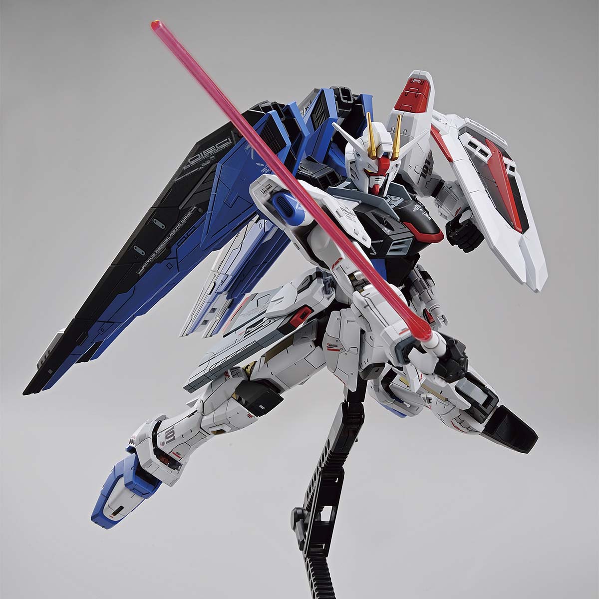 FULL MECHANICS 1/100 THE GUNDAM BASE LIMITED ZGMF-X10A FREEDOM