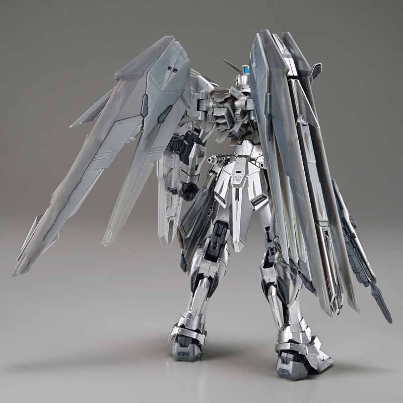 MG 1/100 THE GUNDAM BASE LIMITED FREEDOM GUNDAM Ver.2.0[SILVER
