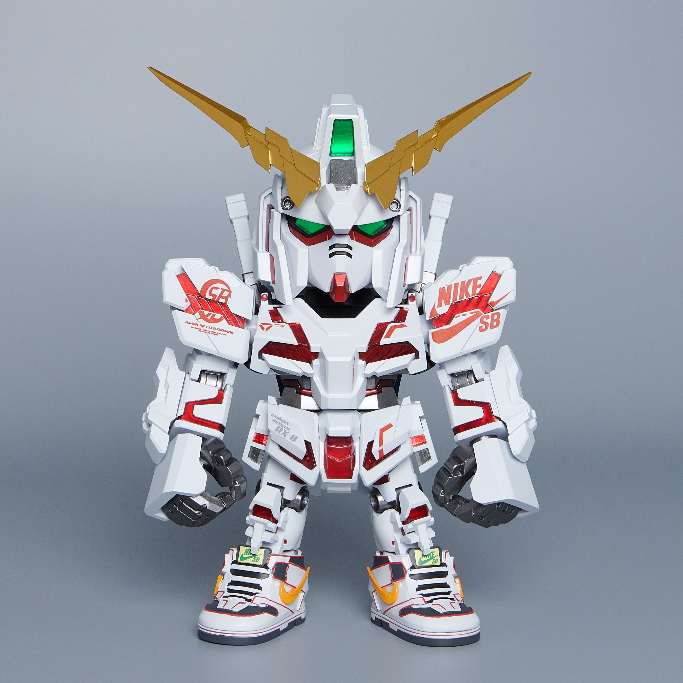 RX-0 UNICORN GUNDAM [DESTROY MODE] VER. NIKE SB | GUNDAM | PREMIUM