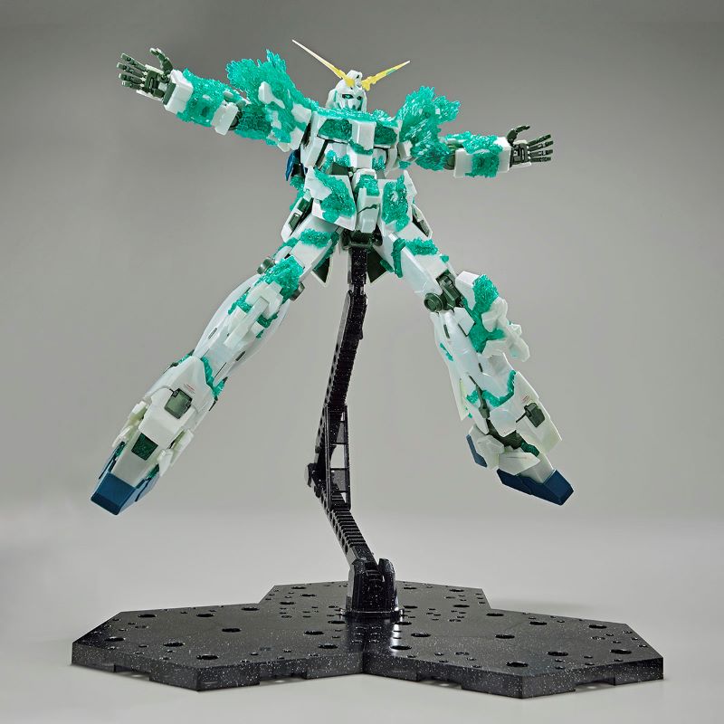 MG 1/100 THE GUNDAM BASE LIMITED UNICORN GUNDAM (LUMINOUS CRYSTAL