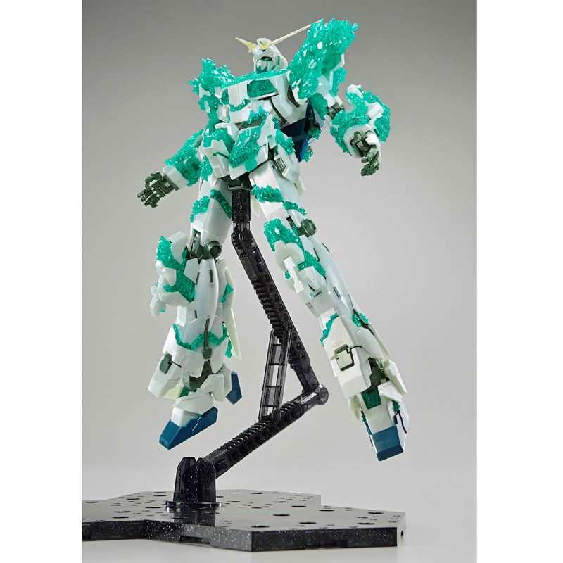 MGルミナスクリスタルボディのユニコーンガンダム ガンダムベース限定 ユニコーンガンダム [ルミナス クリスタルボディ
