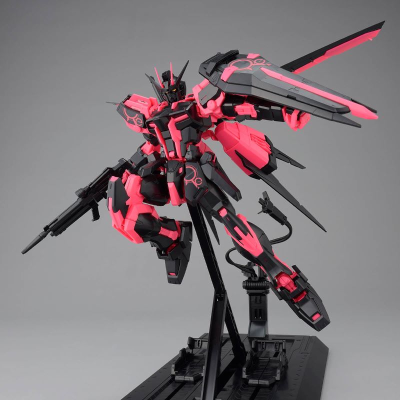 AILE STRIKE GUNDAM Ver.RM ネオンピンク MG 1/100 AILE STRIKE GUNDAM Ver.RM [RECIRCULATION COLOR/NEON