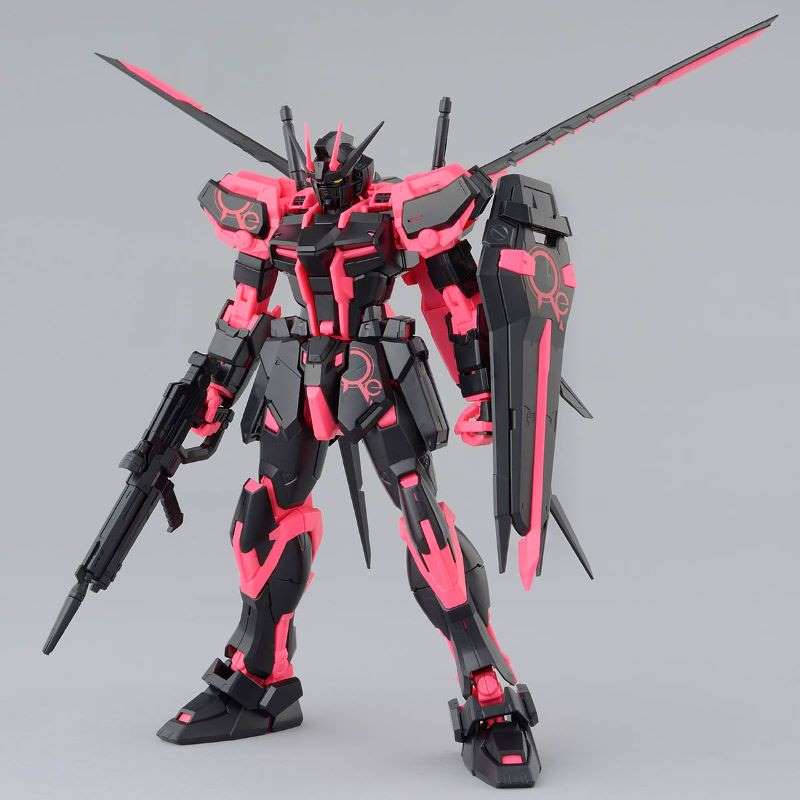MG 1/100 AILE STRIKE GUNDAM Ver.RM [RECIRCULATION COLOR/NEON PINK