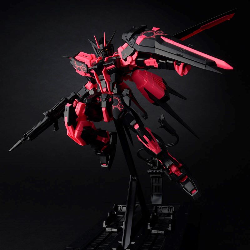 AILE STRIKE GUNDAM Ver.RM ネオンピンク MG 1/100 AILE STRIKE GUNDAM Ver.RM [RECIRCULATION COLOR/NEON