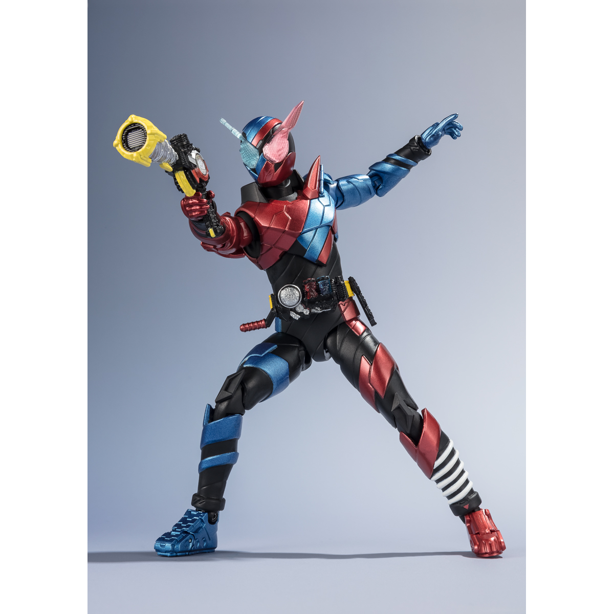 S.H.Figuarts KAMEN RIDER BUILD RABBIT TANK FORM HEISEI GENERATIONS 