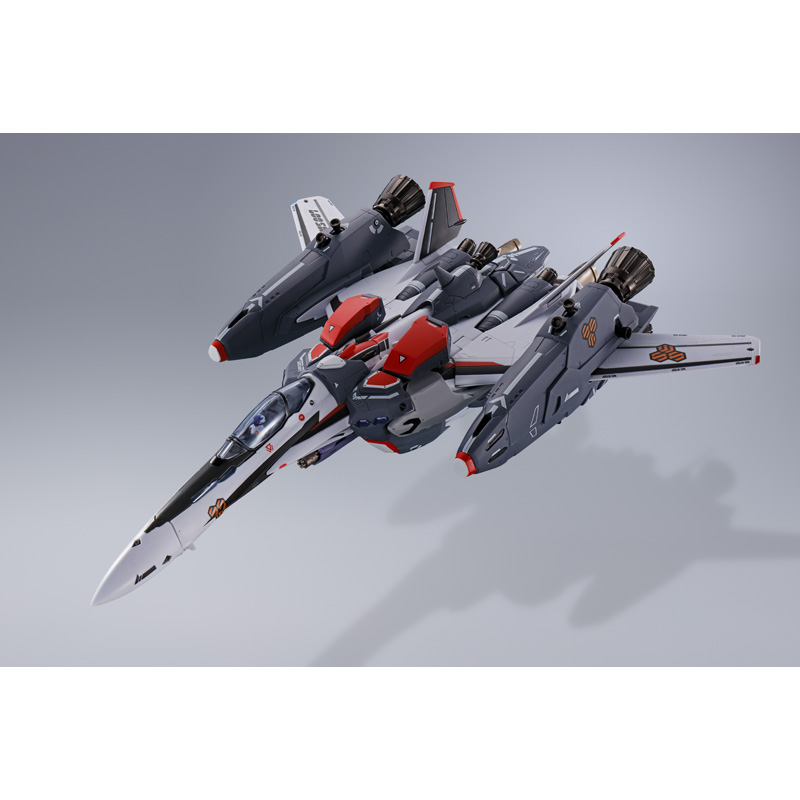 DX Chogokin VF-25F Super Messiah Valkyrie (Alto Saotome Custom