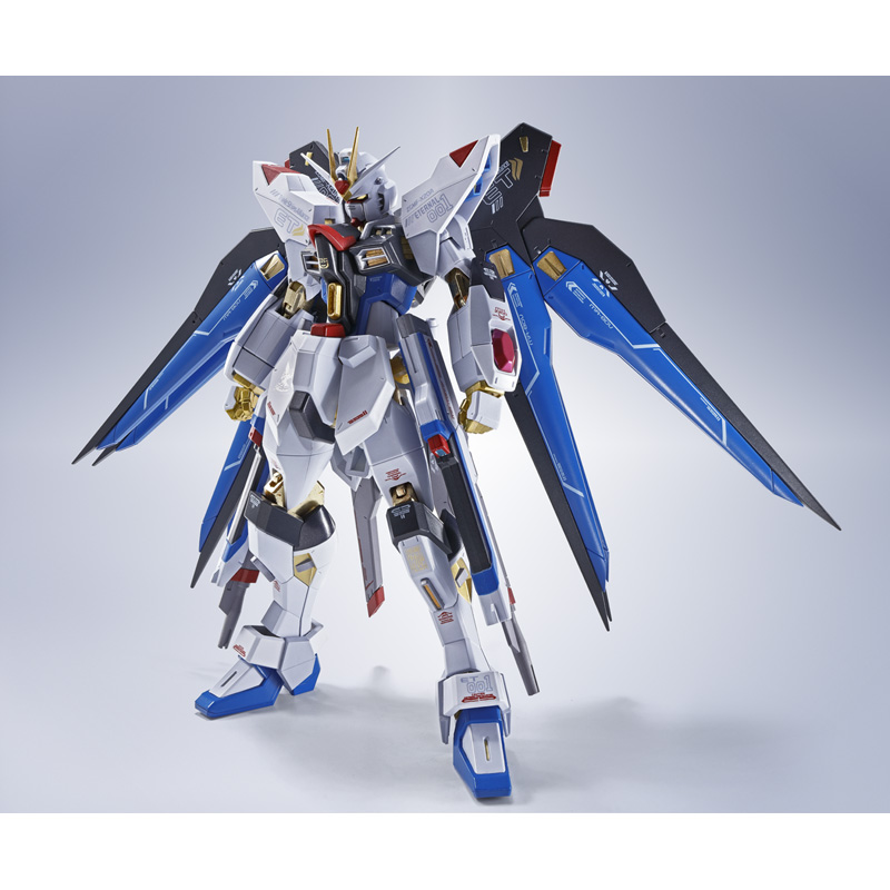 BANDAI L ROBOT 魂 Freedom Gundam 81qUbUrcLfL._AC_UF350,