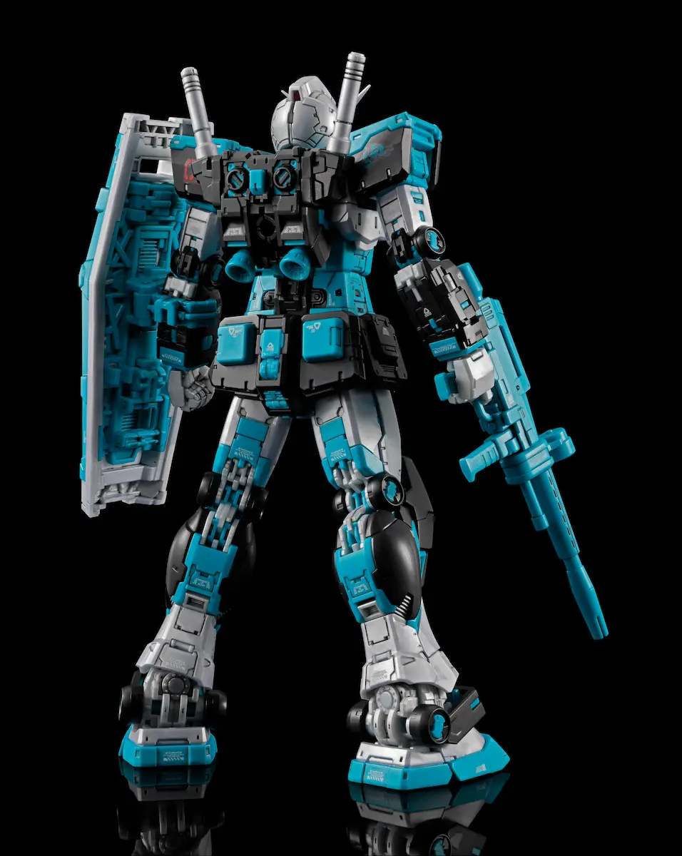 RG 1/144 RX-78-2ガンダムVer.2.0初音ミクカラー 塗装完成品 RG 1/144 RX-78-2 GUNDAM Ver.2.0 [HATSUNE MIKU Ver.] | GUNDAM