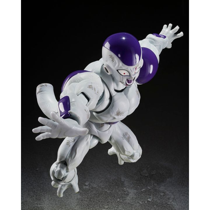 S.H.Figuarts FULL POWER FRIEZA -Battle Scarred Edition- tampak depan dengan detail pertempuran