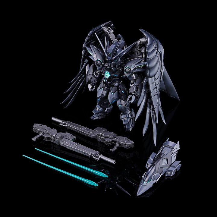 MGSD Wing Gundam Zero EW - detail sayap dan armor hitam