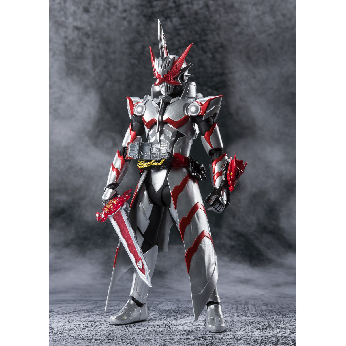 S.H.Figuarts KAMEN RIDER SABER DRAGONIC KNIGHT | KAMEN RIDER / MASKED