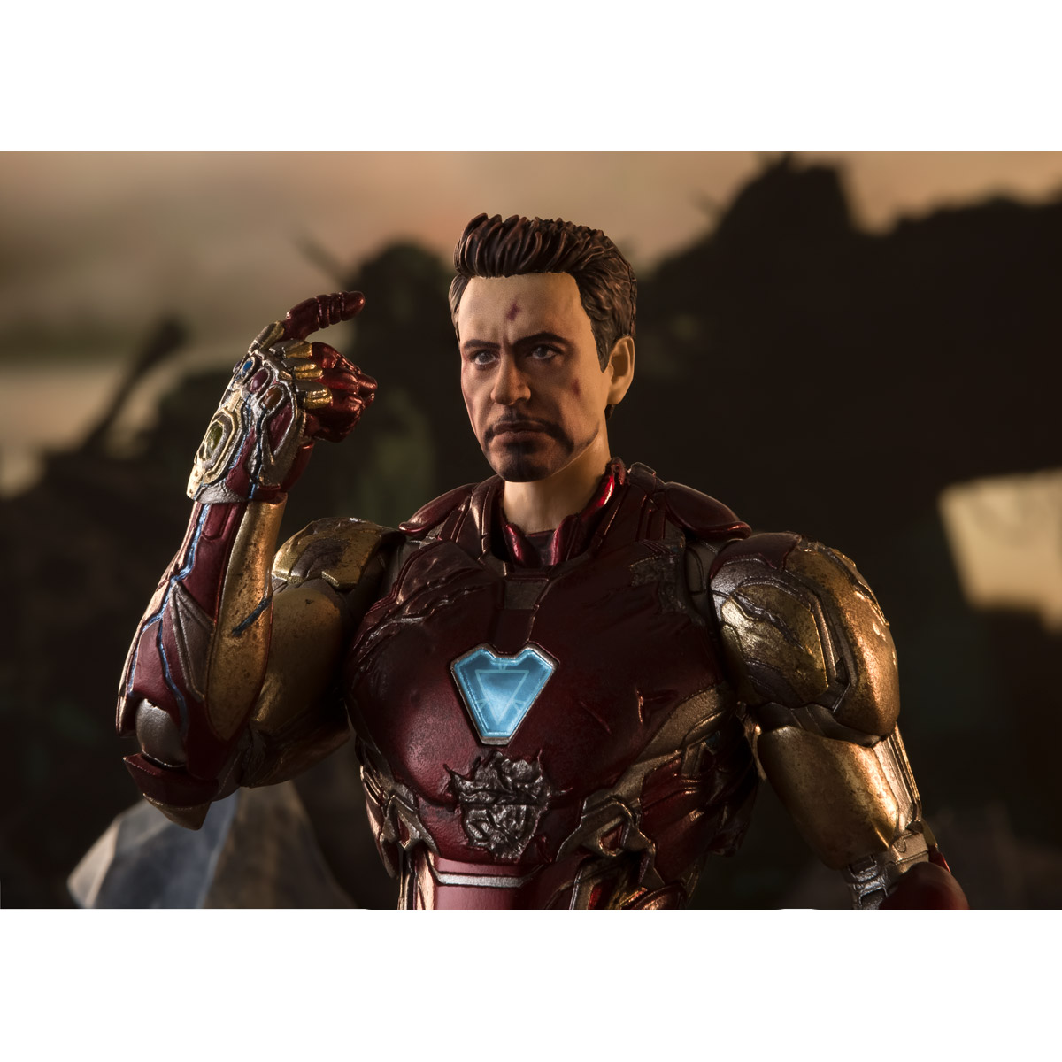 BANDAI = = Avengers: Endgame I am Iron Man Mark 85 SH Figuarts 