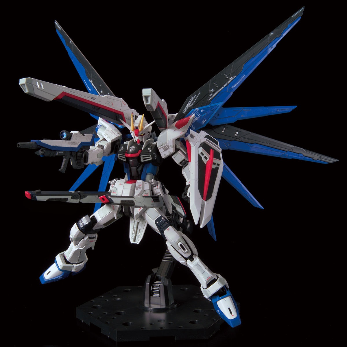 Rg 1144 The Gundam Base Limited Zgmf X10a Freedom Gundam Vergcp Gundam Premium Bandai Usa 7763