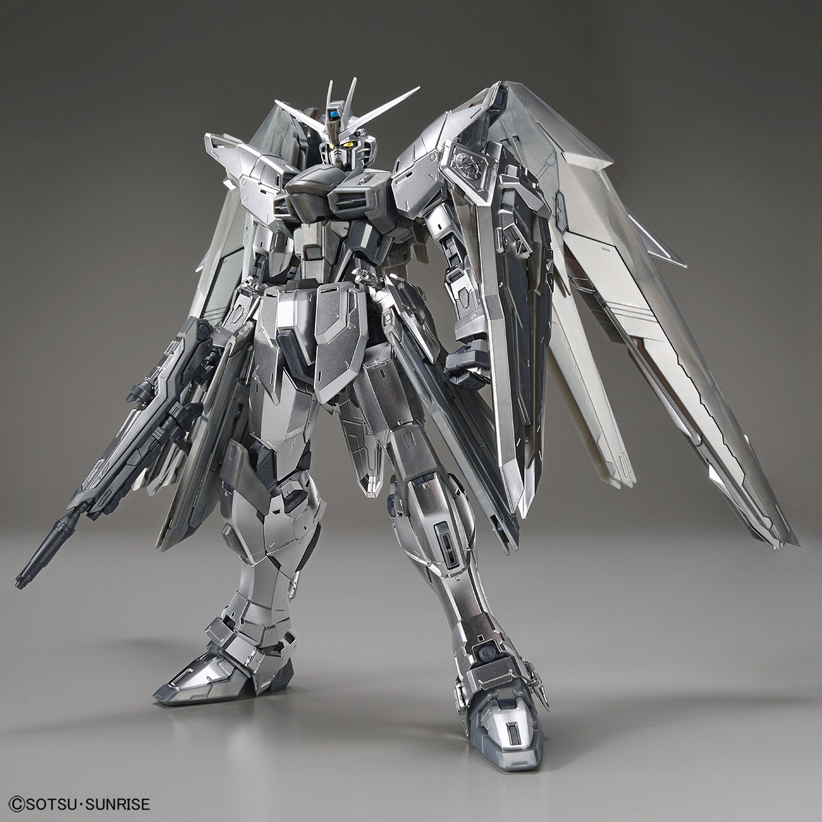 MG 1/100 THE GUNDAM BASE LIMITED FREEDOM GUNDAM Ver.2.0
