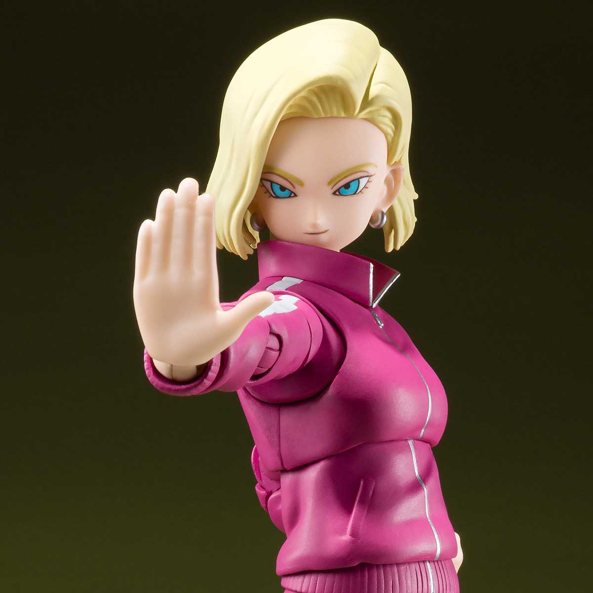 Dragon Ball Z Cosplay Powers Up With Battle Damaged Android 18