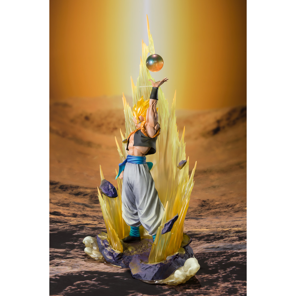 FIGURE GOGETA FIGUARTS ZERO SSJ4 EXTRA BATTLE BANDAI