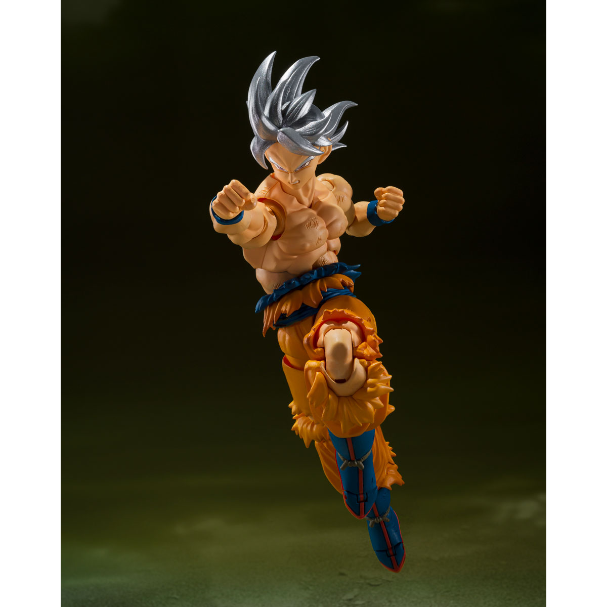 Goku ULTRA INSTINCT MASTERED by AlejandroDBS on DeviantArt