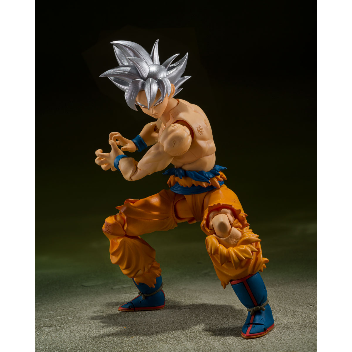 Goku mui shop action figure