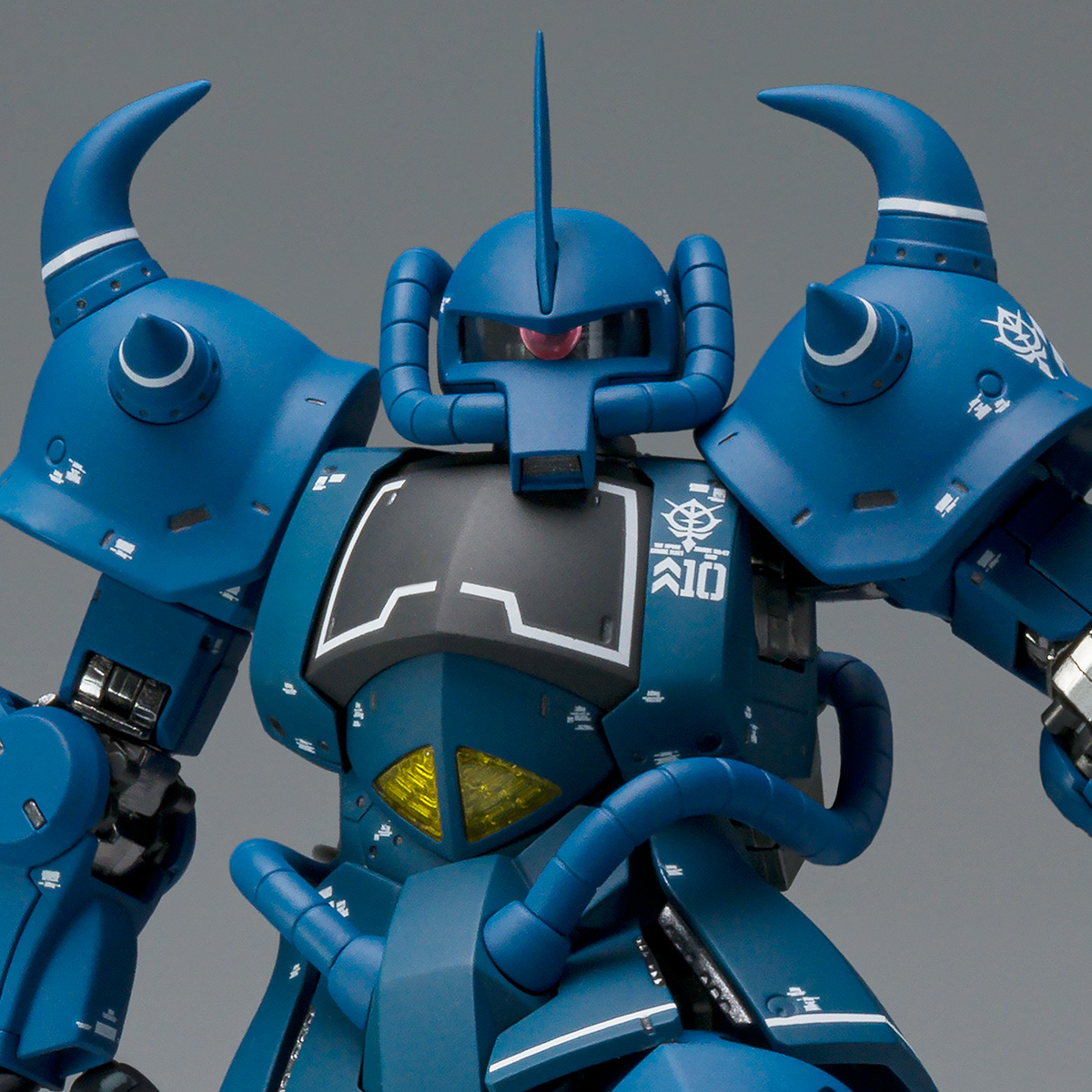 Mobile Suit Gundam MG MS-07B Gouf (Ver. 2) 1/100 Scale Model Kit