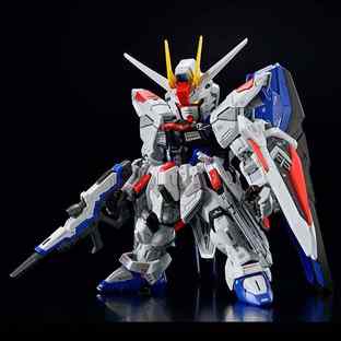 MASTER GRADE SD FREEDOM GUNDAM